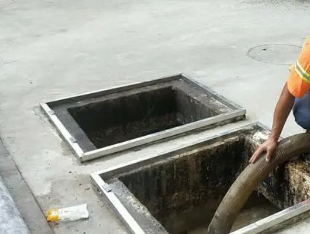 高安化粪池清理
